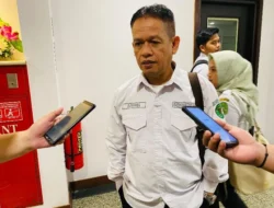 Gratispol Seragam Masih Verifikasi, Penyaluran Belum Jalan – Gubernur Minta Kualitas Tak Main-main