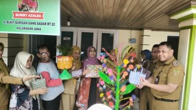 Kreatifitas Kampung Salai Bersinar Samarinda Ulu Dalam Mengolah Sampah Bernilai 