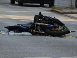 Kecelakaan di Jalan Wahid Hasyim 2, Seorang Pria Alami Luka Parah
