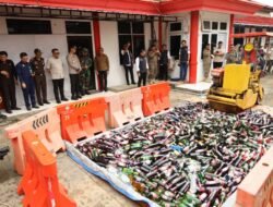 Bupati Kukar Musnahkan 1.191 Botol Miras Hasil Operasi Yustisi 2025 