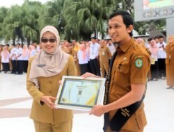 Pemprov Kaltim Anugerahkan Best Employee 2025, Sekda Tekankan Disiplin dan Kinerja ASN